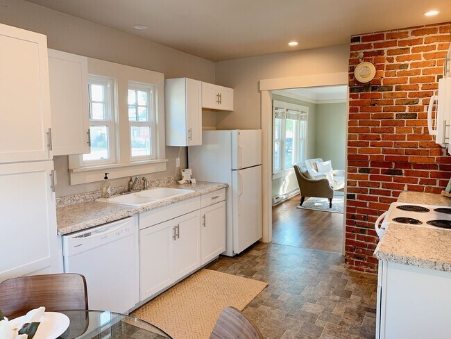 Foto del edificio - Adorable cottage in the Columbia Neighborhood