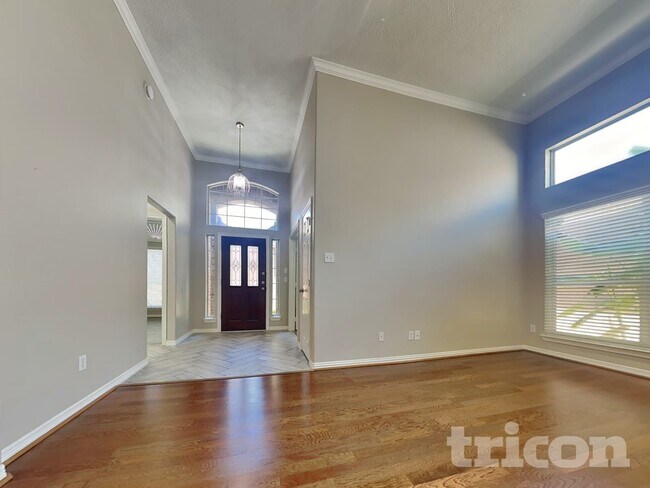 Foto del edificio - 6855 Tournament Dr