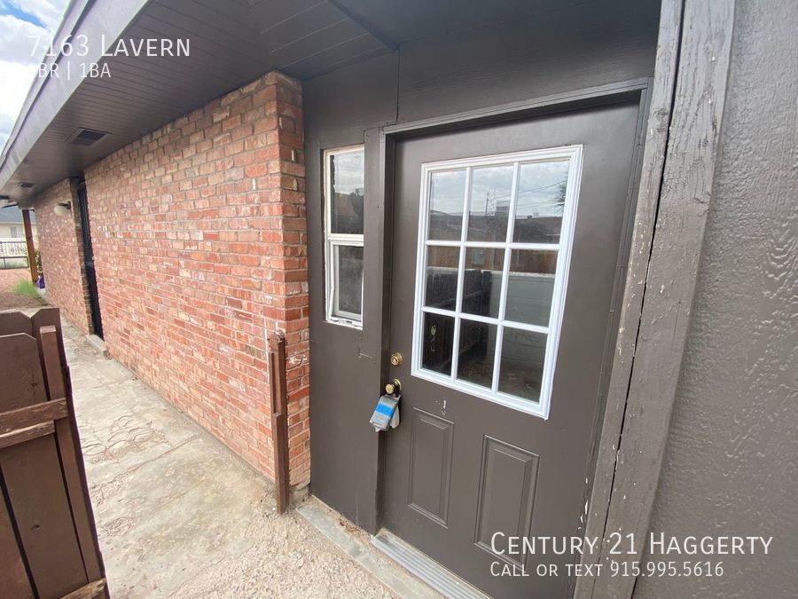 Primary Photo - 7163 Lavern Ave