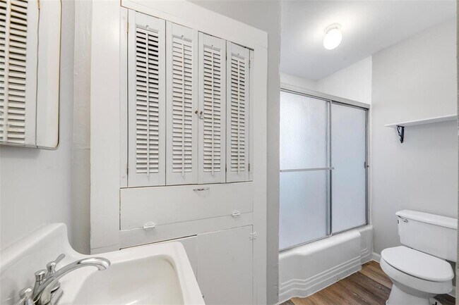 Foto del edificio - 1446 Lawson St