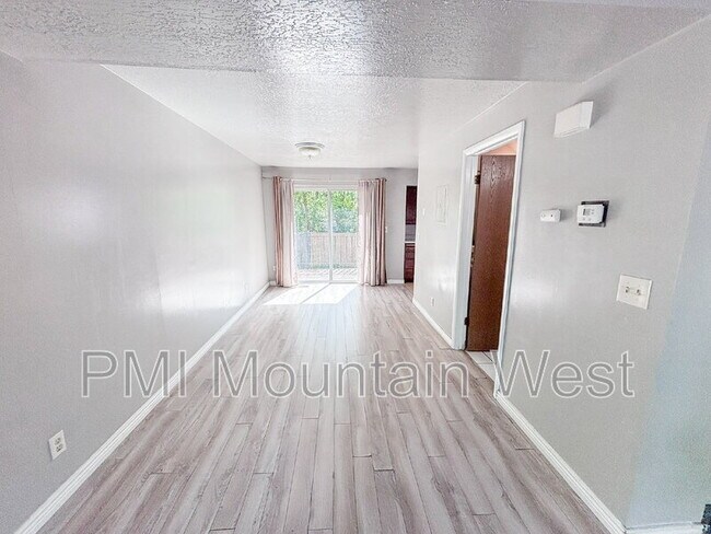 Building Photo - 1324 Lincoln Ave