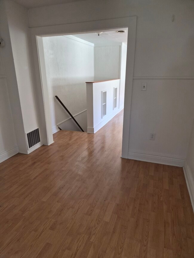 Building Photo - 53 Cherry St