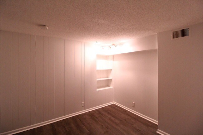 Building Photo - November FREE & All Utilites Paid On This ...