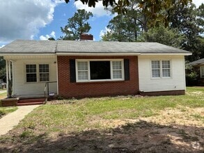 Building Photo - 2016 McIntosh Rd