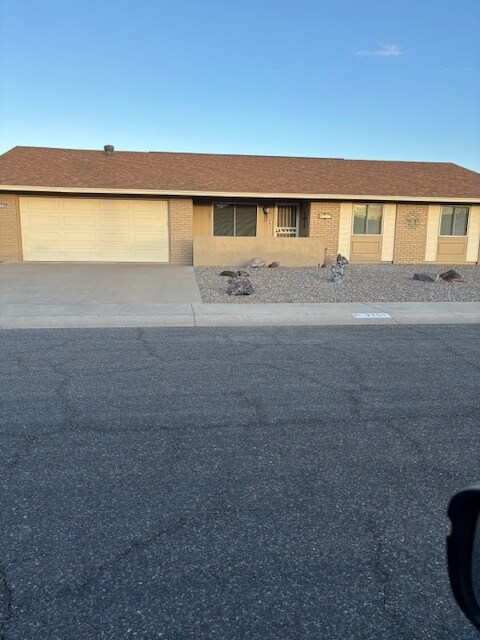 Foto principal - 9709 W Glen Oaks Cir