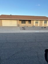 Building Photo - 9709 W Glen Oaks Cir