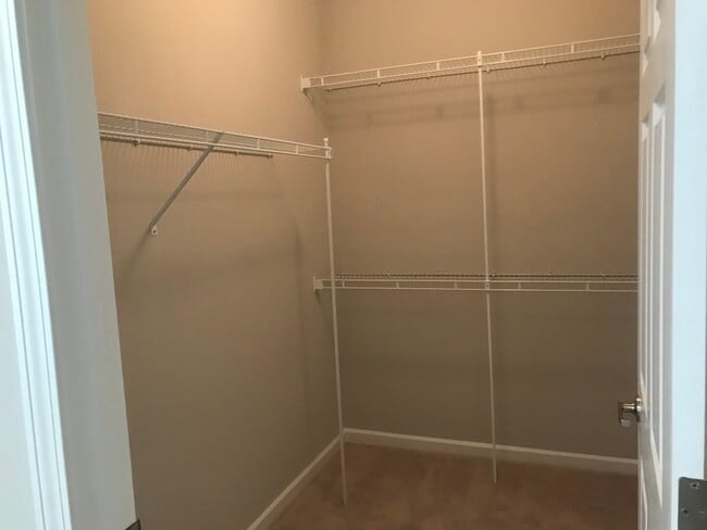 Foto del edificio - 1610 E Southfield Cir