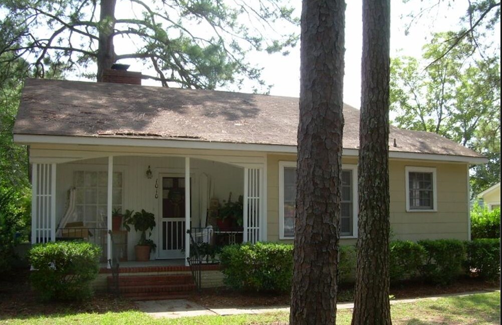 Primary Photo - 1010 7th Ave