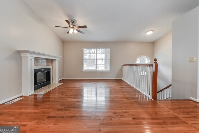 Building Photo - 5550 Emerald Glen