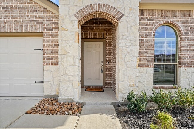 Building Photo - 1164 Kennesaw Dr