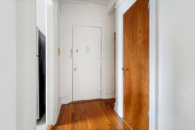 Foto del edificio - 1710 Carroll St