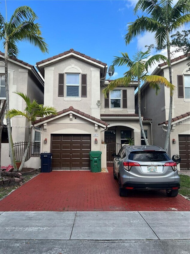 912 SW 154th Path, Miami, FL 33194 Townhome Rentals in Miami FL