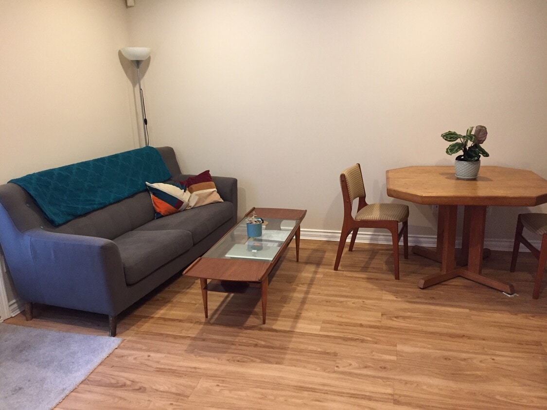 Photo principale - 4460 11th Av W
