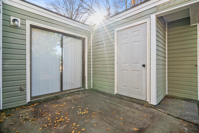 Foto del edificio - 2231 Woodridge Ln