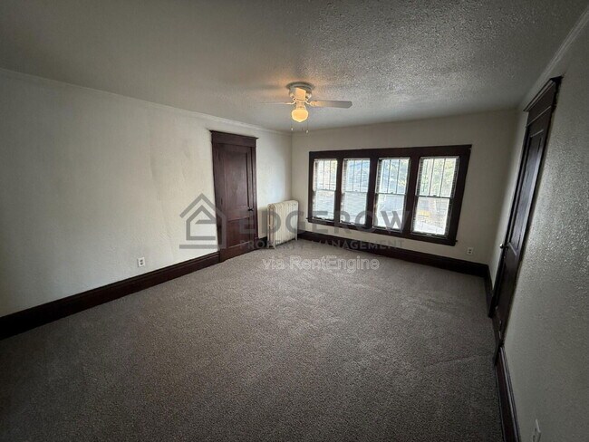 Foto del edificio - 1029 Tamarack Ave NW