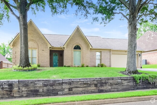 Building Photo - 605 Sanga Cir E