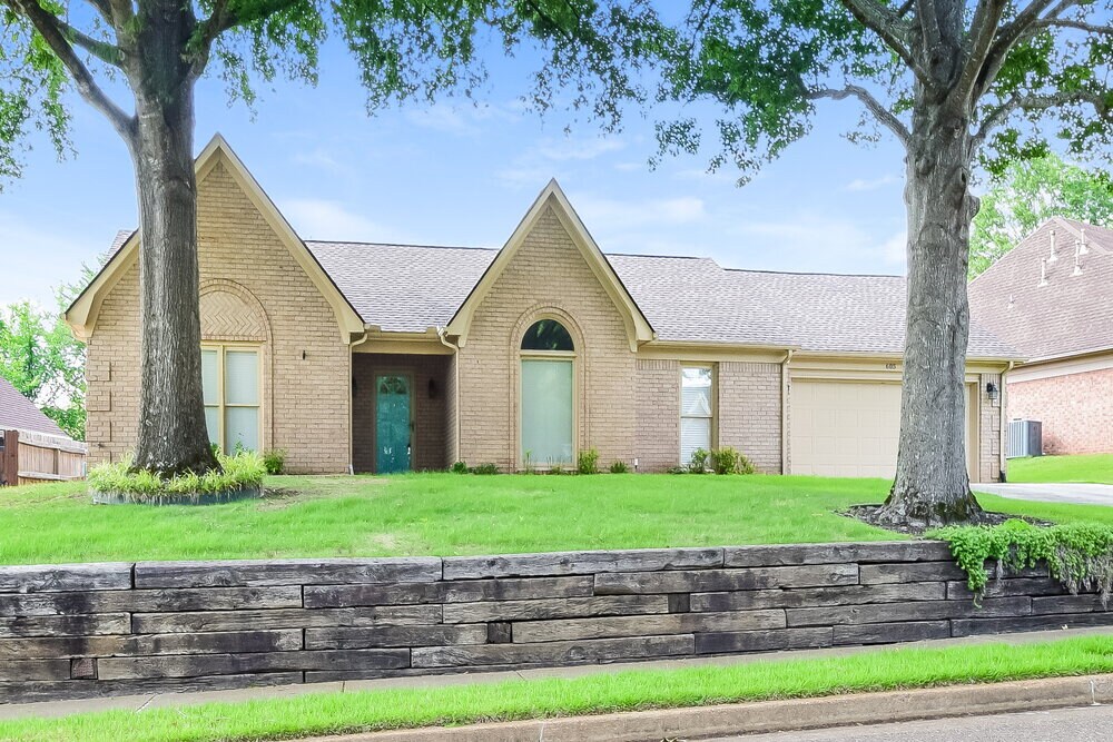 Primary Photo - 605 Sanga Cir E