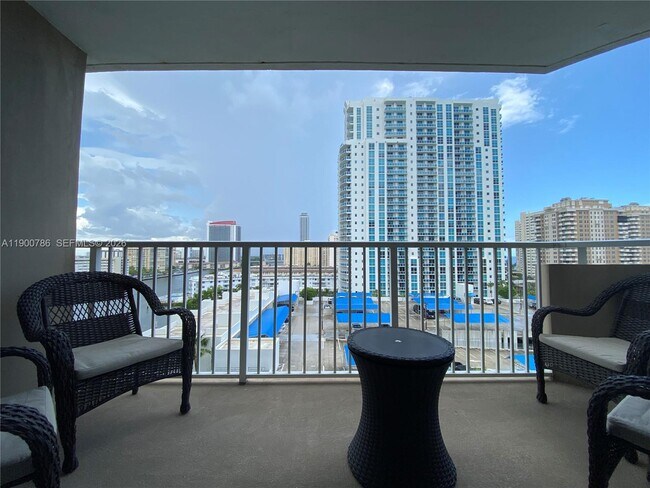 Foto del edificio - 1965 S Ocean Dr