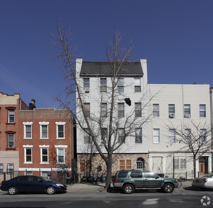 Building Photo - 181-183 Montrose Ave