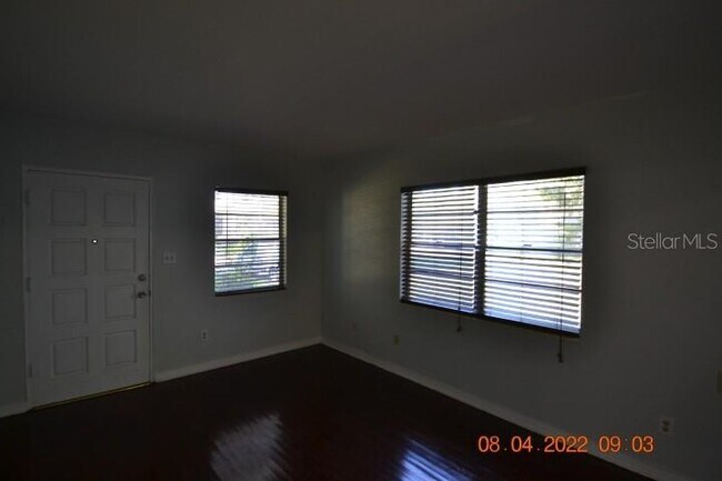 Foto del edificio - 2801 Sanders Dr