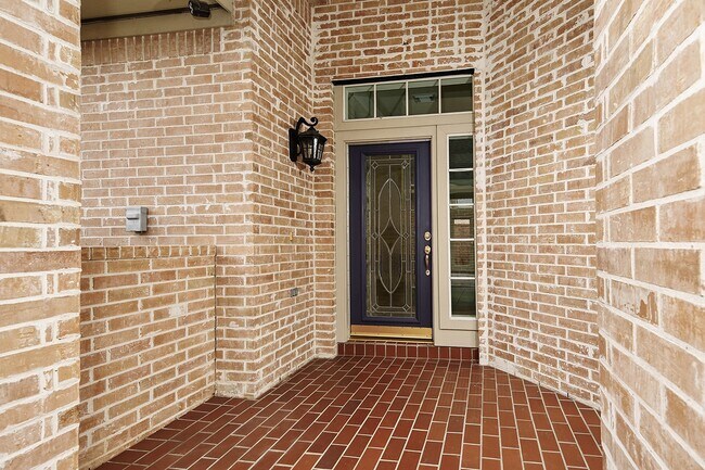 Building Photo - 15 Rockledge Dr