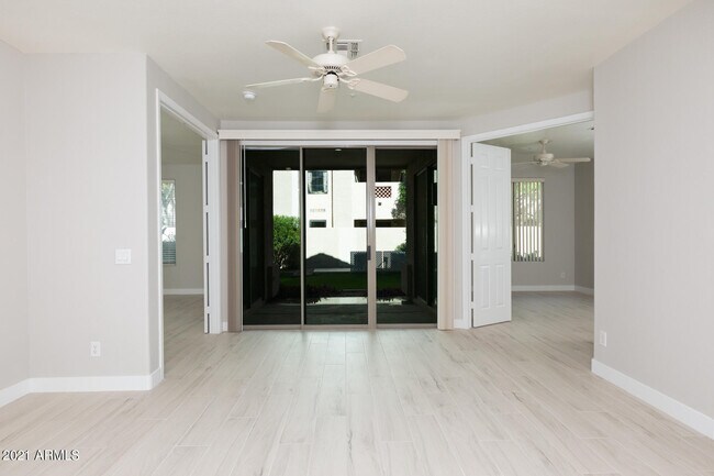 Foto del edificio - 7508 E Earll Dr