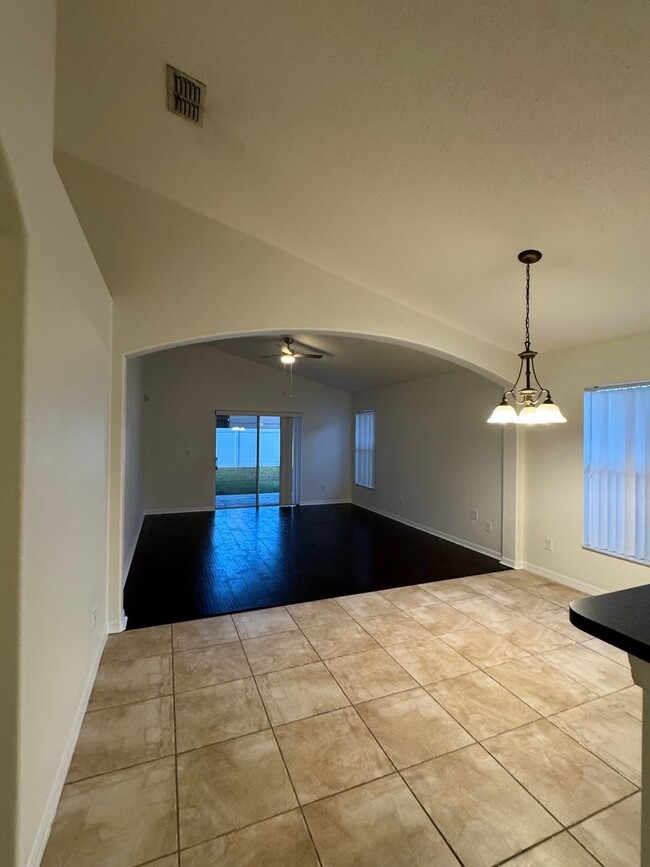 Foto del edificio - Beautiful 4/2 Lake Nona Home