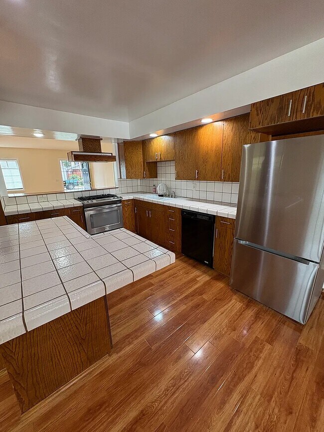 Foto del edificio - 1843 Santa Fe Ave