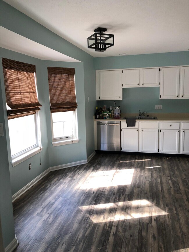 Kitchen - 10402 Prescott Ct
