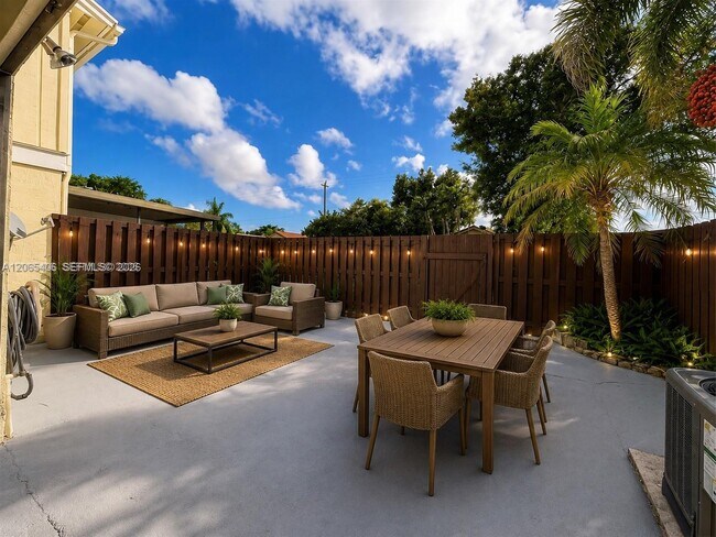 Foto del edificio - 5170 Tennis Ln