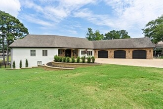 Building Photo - 304 Gull Rd