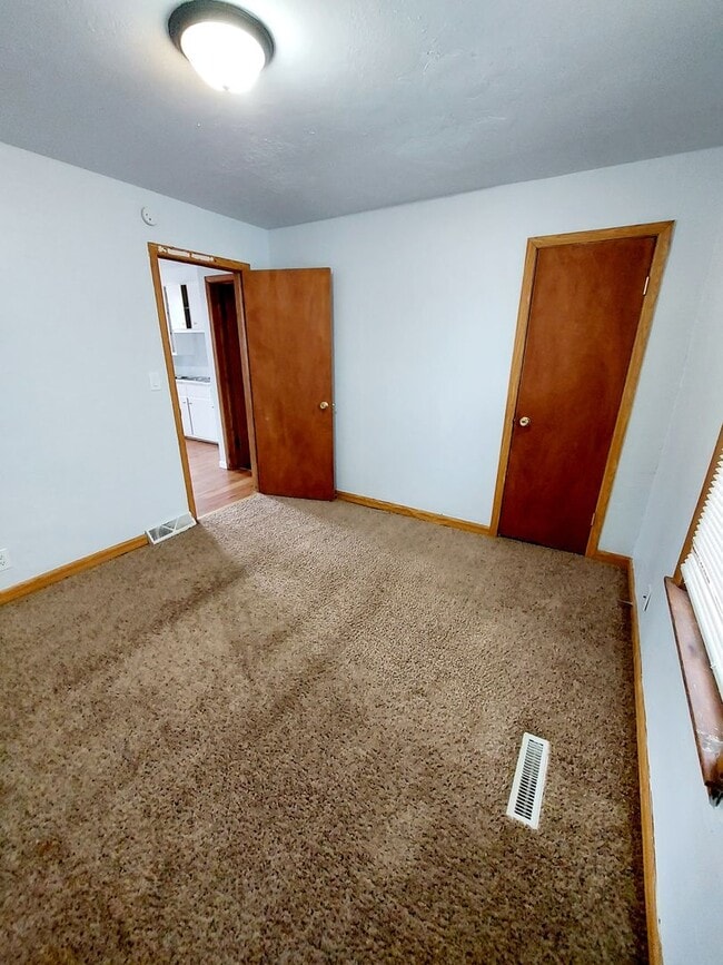 Building Photo - 1129 St George St