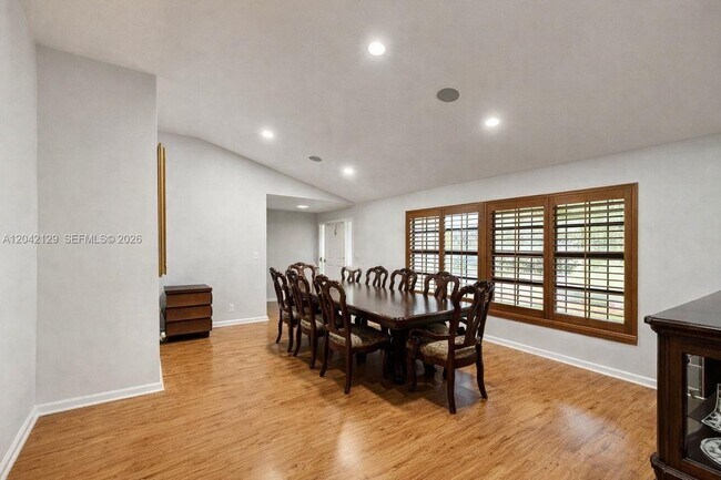 Foto del edificio - 1903 NW 79th Ave