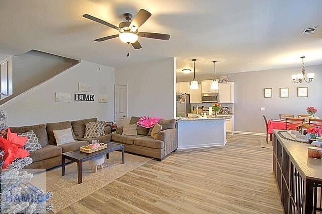 Foto del edificio - 1104 Marne Blvd