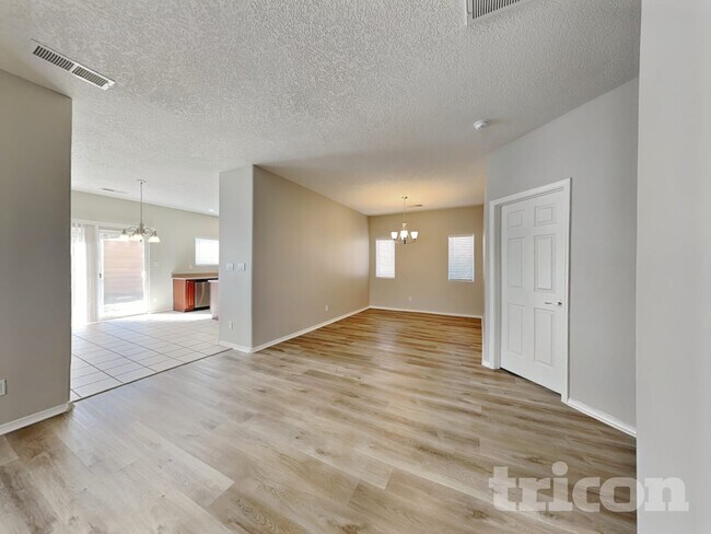 Foto del edificio - 7124 Cuchillo Rd NW