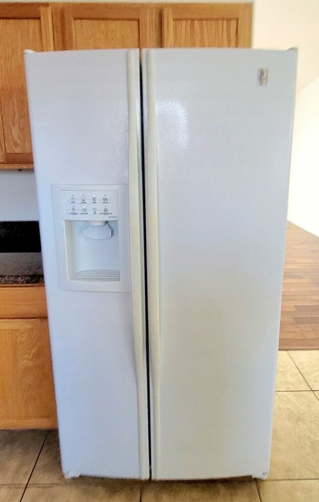 Foto del edificio - Modern Open Concept 3 Bedroom 2 Bath with Solar.