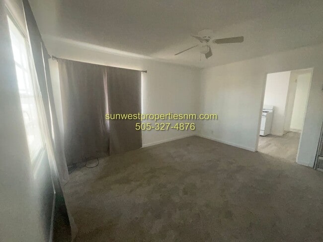 Building Photo - 2 Bedroom, 1 Bath Duplex