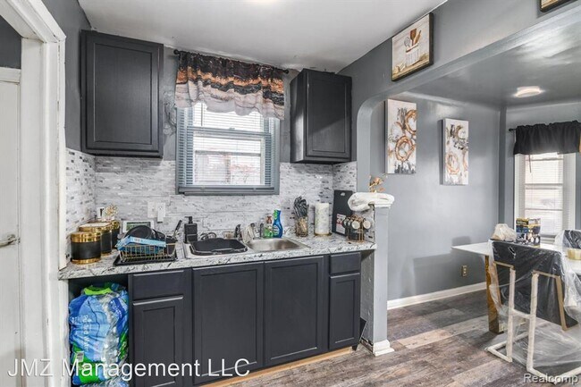 Foto del edificio - 3 br, 1 bath House - 14940 E State Fair St