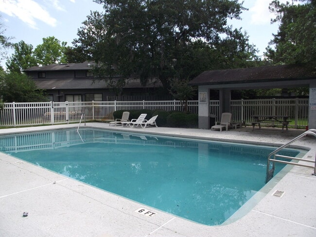 Building Photo - Spacious 2/2 Marchwood townhouse!