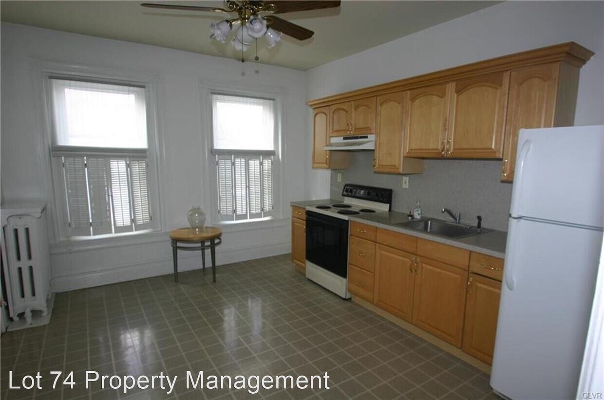 Foto del edificio - 1 br, 1 bath Apartment - 316 W. Broad St.