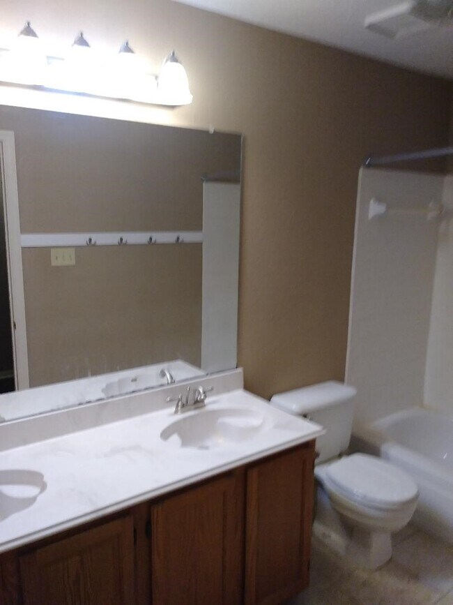 Foto del edificio - 7626 Almond Springs Dr