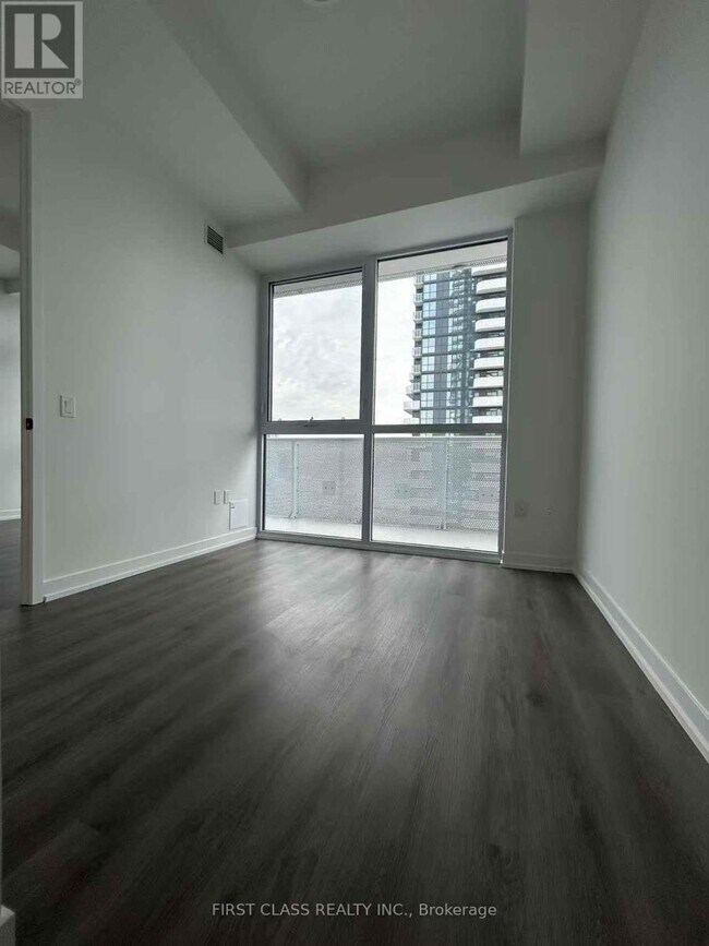 Photo du bâtiment - 225 Commerce St