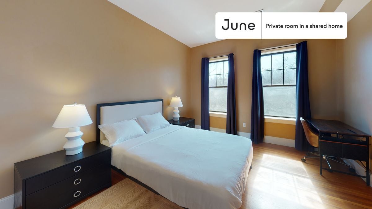 Room in Shared 4 bed/2 bath home - Room in Shared 4 bed/2 bath home