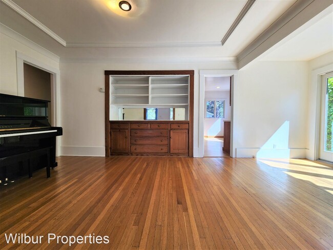 Building Photo - 4 br, 3 bath House - 440 Channing Ave