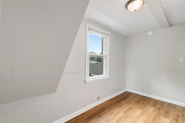 Building Photo - 1342 Circle Ave