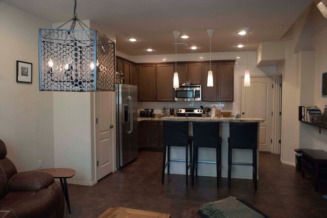 Foto del edificio - 2422 E Blue Diamond Dr