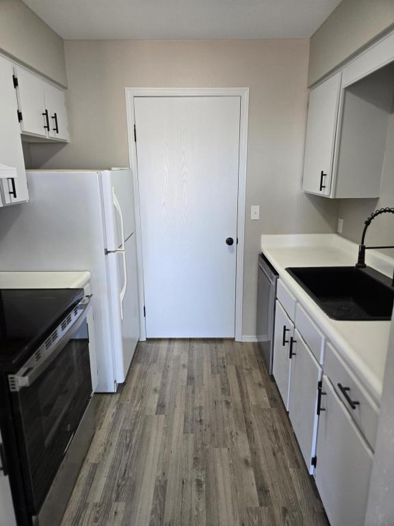 Building Photo - 2600 N Hobart St