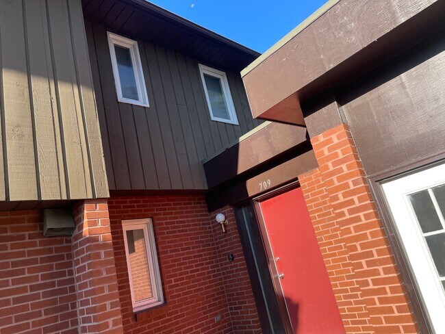 Foto del edificio - Fall Semester Lease Available! 2 Bedroom T...