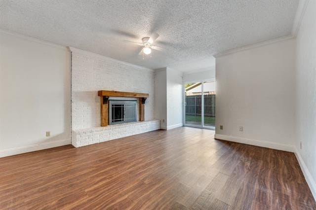 Building Photo - 3001 Helmet St