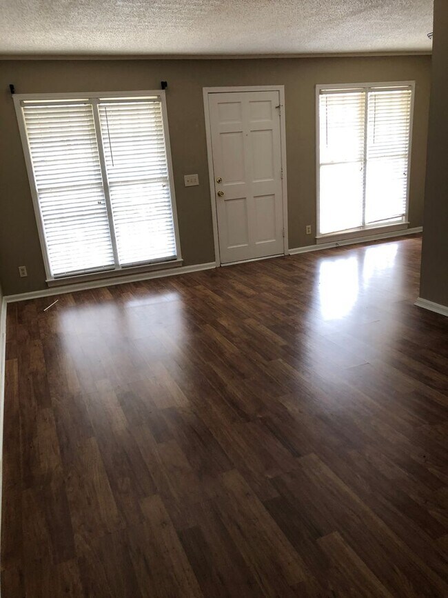 Foto del edificio - 307 BLUE WAVE PROPERTIES, LLC